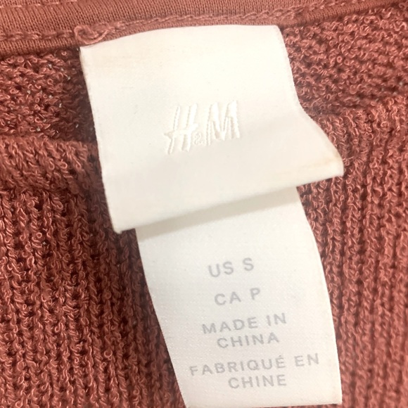 H&M sweater with cross back - Picture 3 of 3